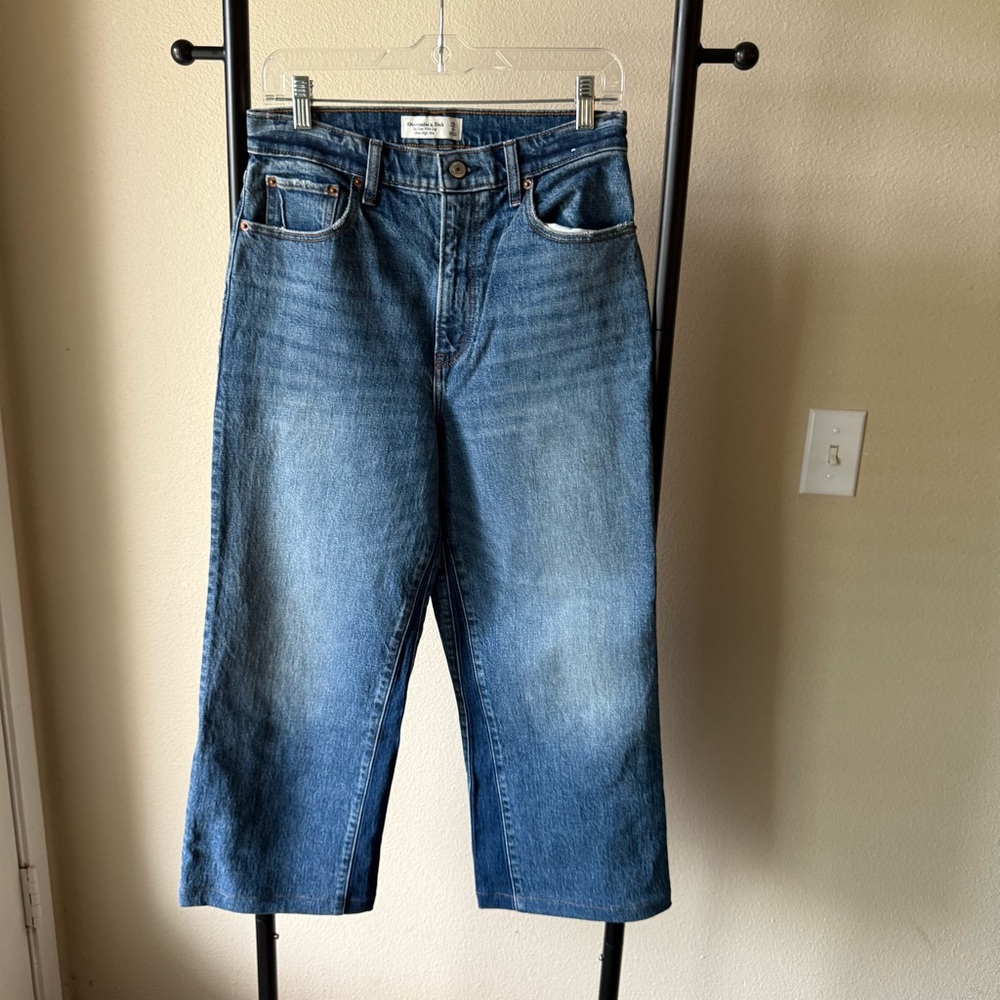 Abercrombie & Fitch the crop wide leg ultra high rise Jean